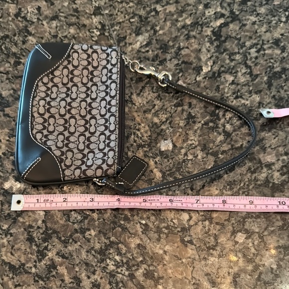 Coach Black and Gray Signature wrestler EUC - Picture 11 of 11